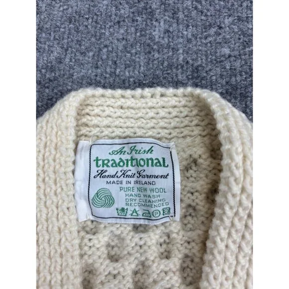 Irish Traditional Sweater Vest Mens Medium White Wool Cable Aran Knit Pockets - Picture 2 of 6